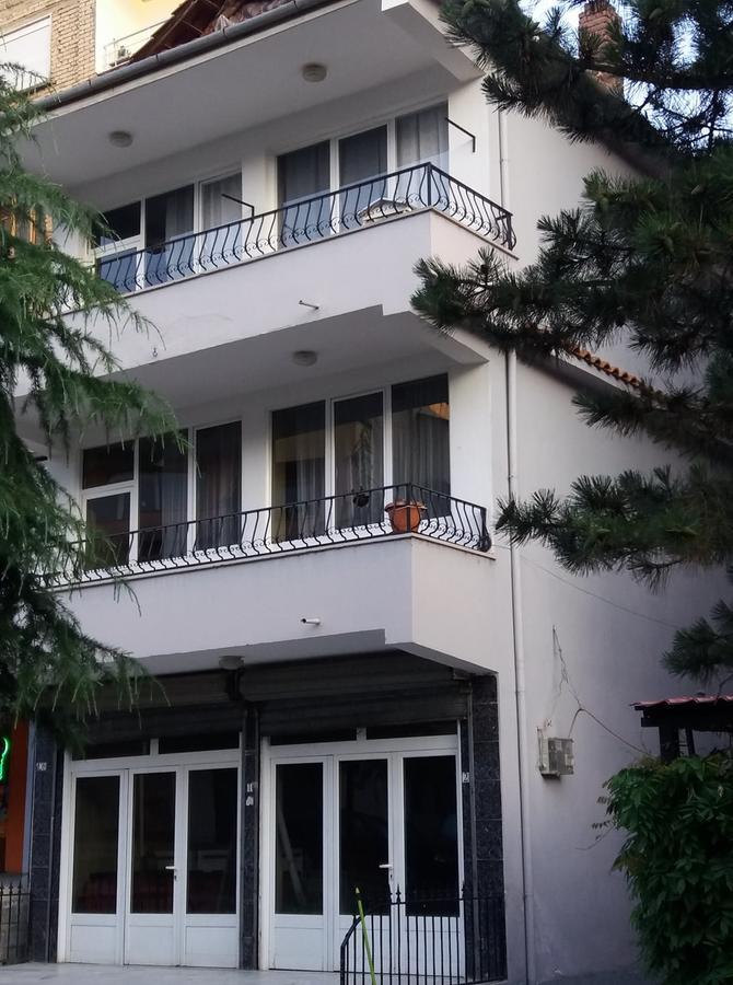 Levi * Pogradec